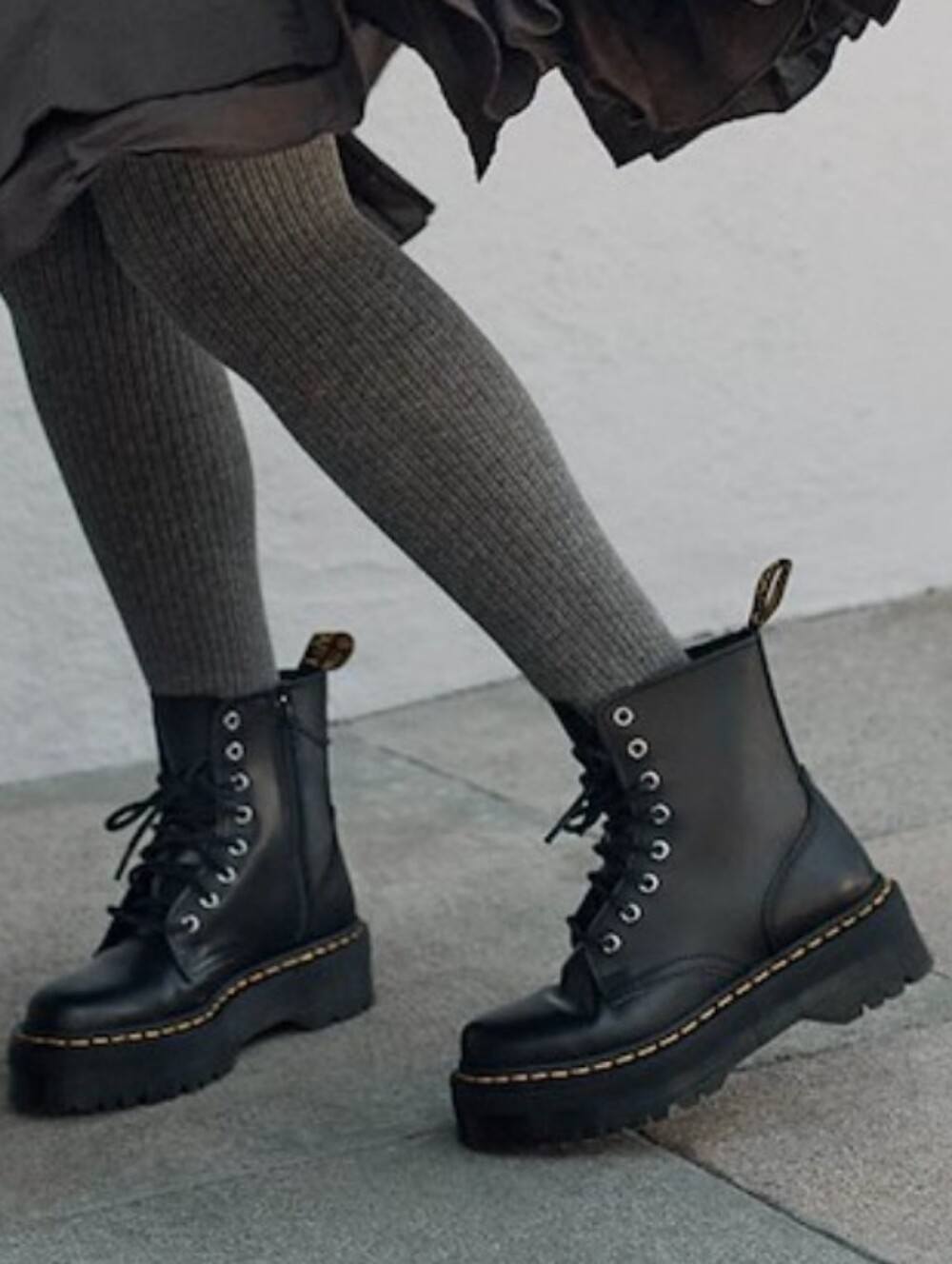 Dr. Martens Jadon Platform Boots Black 8 Eyelet Side Zipper Women's 7 Men's 6